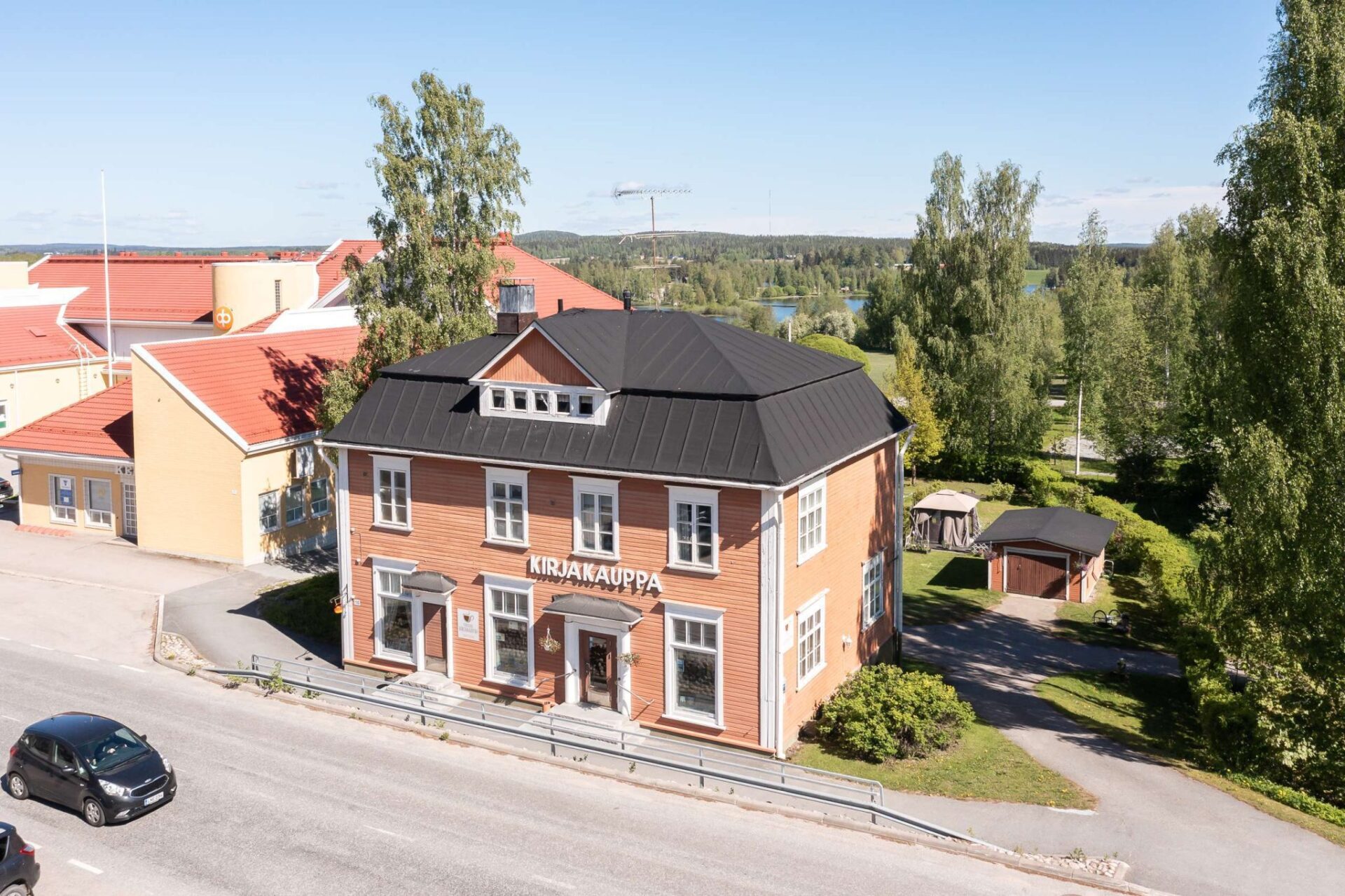 Vinhan kirjakauppa Oy logo