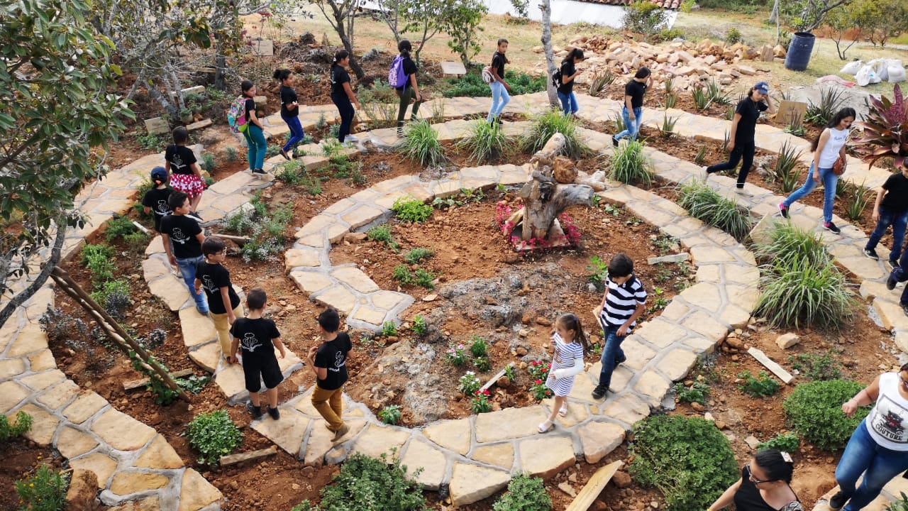 Fundacion Mahanahaim Centro Rural logo